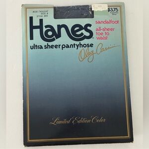 Vintage (1983) Hanes Ultra Sheer Pantyhose (Size: B) in Blue Twilight - NIP